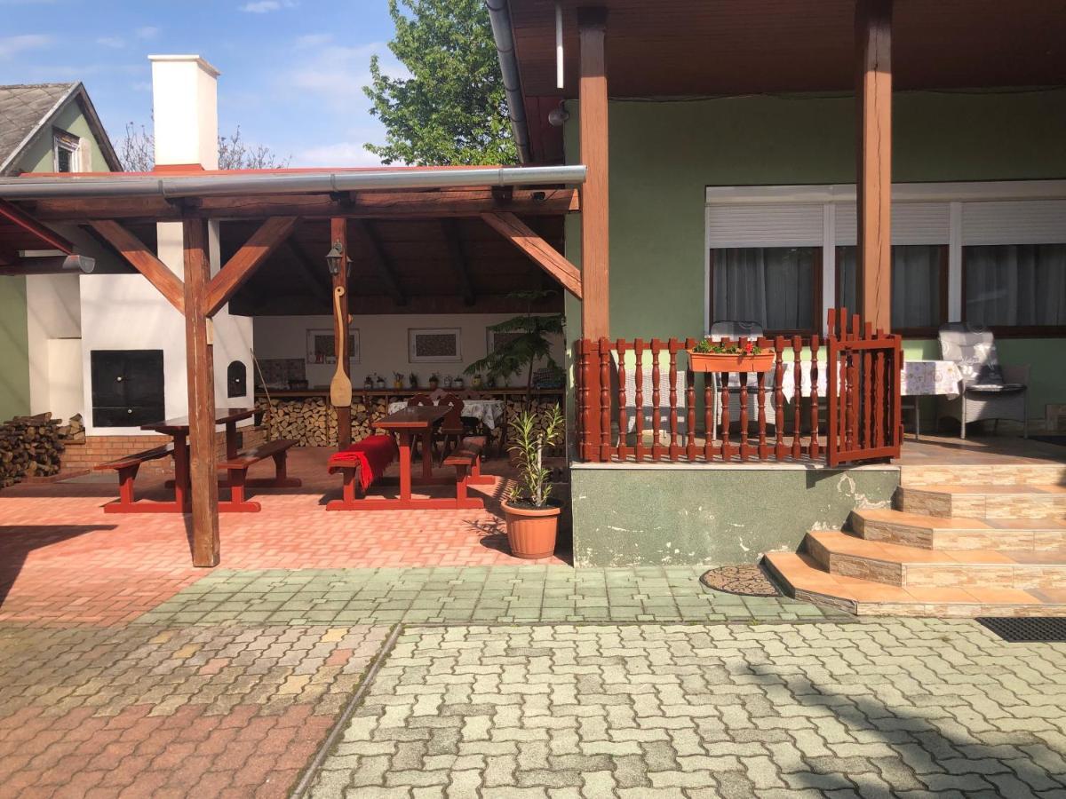 Bakonyi Mamutfenyő Vendégház Tés Exterior foto